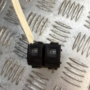 Interrupteur de leve vitre avant gauche DACIA LODGY PHASE 1 Diesel - Image 1