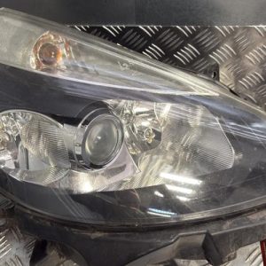 Optique avant principal gauche (feux)(phare) RENAULT CLIO 3 PHASE 1 BREAK Diesel - Image 1
