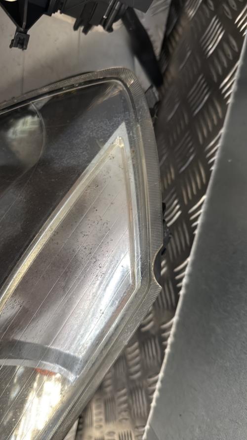 Optique avant principal gauche (feux)(phare) RENAULT CLIO 3 PHASE 1 BREAK Diesel - Image 4