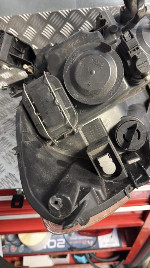 Optique avant principal gauche (feux)(phare) RENAULT CLIO 3 PHASE 1 BREAK Diesel - Image 6