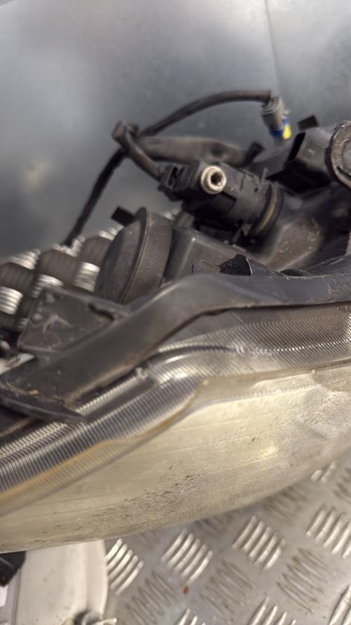 Optique avant principal gauche (feux)(phare) RENAULT CLIO 3 PHASE 1 BREAK Diesel - Image 7