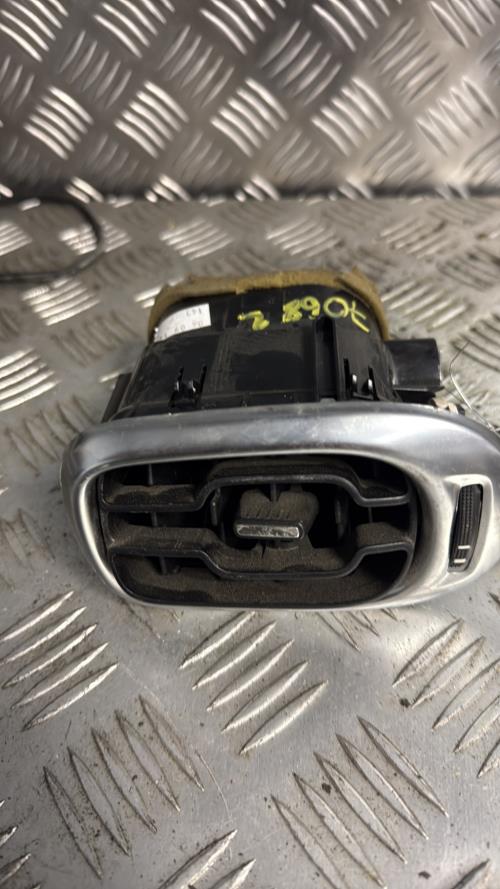 Aerateur tableau de bord avant droit CITROEN C3 PICASSO PHASE 2 Diesel - Image 1