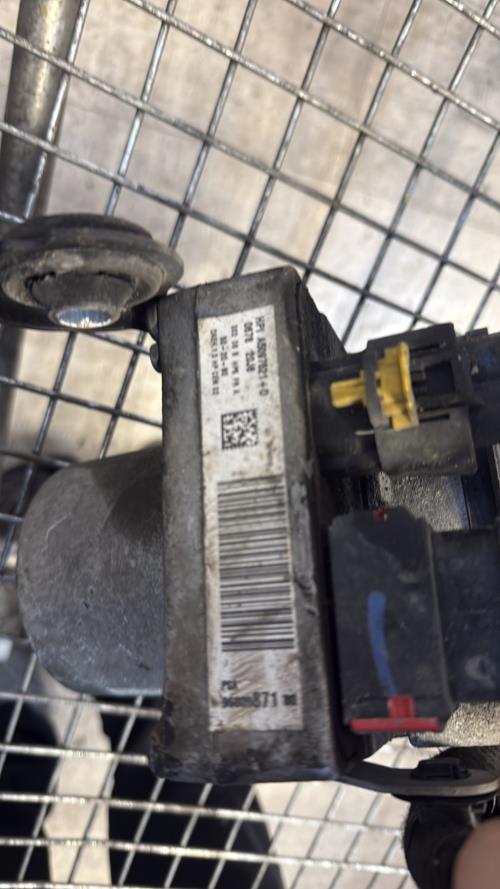 Pompe de direction PEUGEOT 307 PHASE 2 Diesel - Image 2