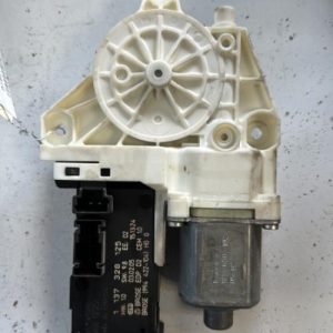 Moteur leve vitre avant gauche PEUGEOT 407 PHASE 1 Diesel - Image 1