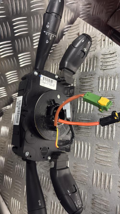 Com (Bloc Contacteur Tournant+Commodo Essuie Glace+Commodo Phare) PEUGEOT 407 PHASE 1 Diesel - Image 2