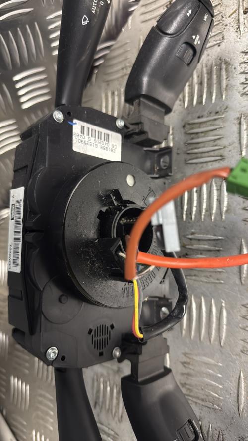 Com (Bloc Contacteur Tournant+Commodo Essuie Glace+Commodo Phare) PEUGEOT 407 PHASE 1 Diesel - Image 5