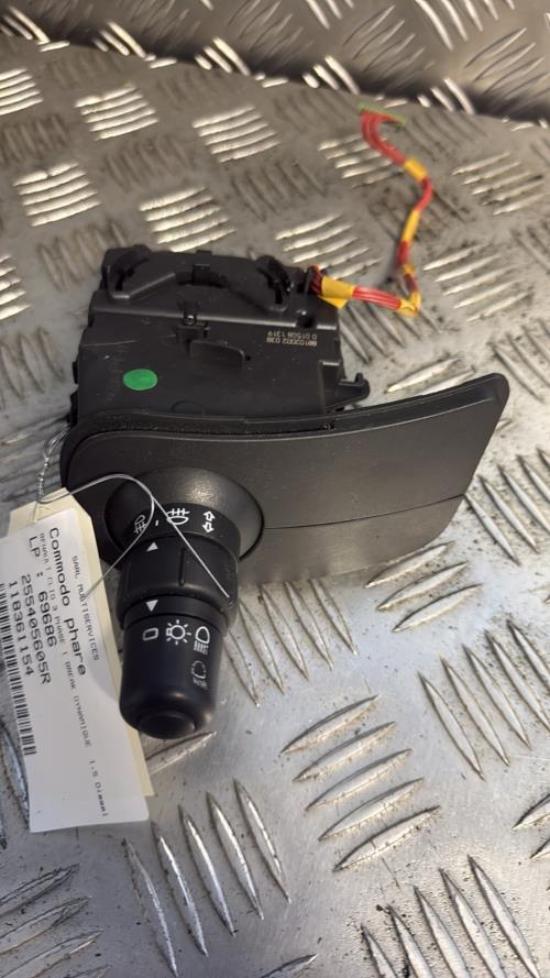 Commodo phare RENAULT CLIO 3 PHASE 1 BREAK Diesel - Image 2