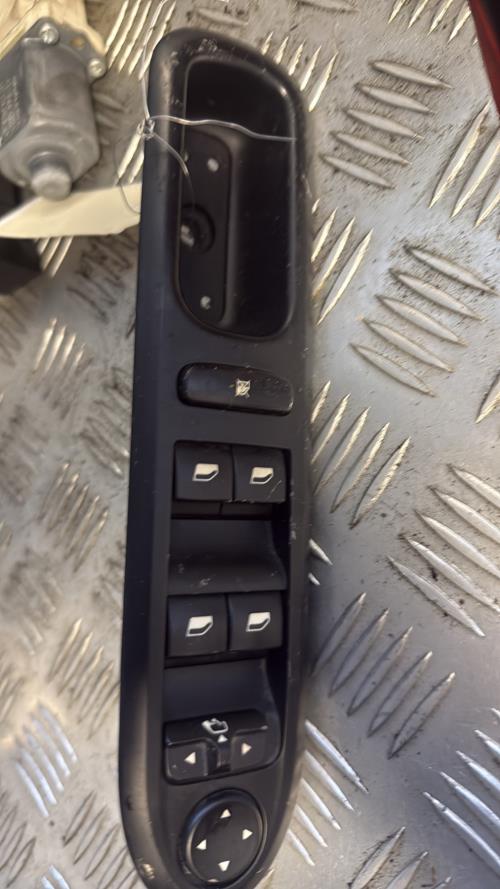 Interrupteur de leve vitre avant gauche PEUGEOT 407 PHASE 1 Diesel - Image 2