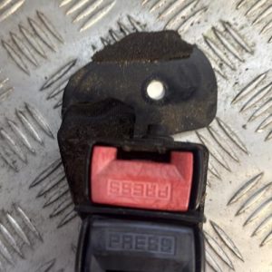 Attache ceinture arriere gauche RENAULT CLIO 2 PHASE 1 Essence - Image 1