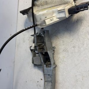 Serrure avant gauche PEUGEOT 308 1 SW PHASE 2 BREAK Diesel - Image 1