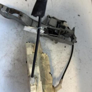 Serrure avant gauche PEUGEOT 308 1 SW PHASE 1 BREAK Diesel - Image 1