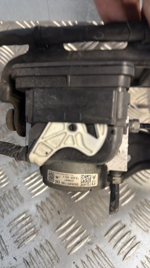 Bloc ABS (freins anti-blocage) CITROEN C3 2 PHASE 2 Essence - Image 1
