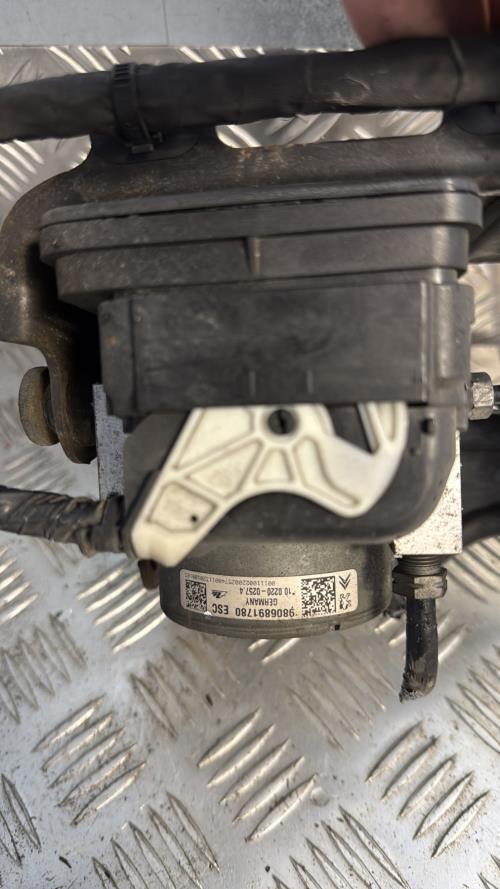 Bloc ABS (freins anti-blocage) CITROEN C3 2 PHASE 2 Essence - Image 2