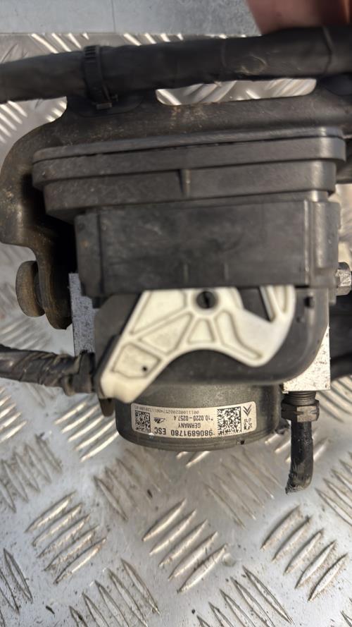 Bloc ABS (freins anti-blocage) CITROEN C3 2 PHASE 2 Essence - Image 3