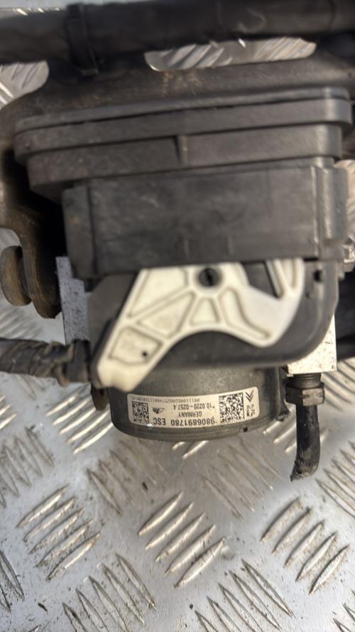 Bloc ABS (freins anti-blocage) CITROEN C3 2 PHASE 2 Essence - Image 4