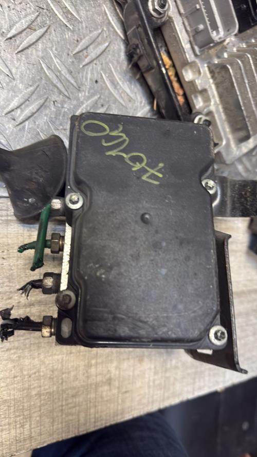 Bloc ABS (freins anti-blocage) RENAULT CLIO 3 PHASE 1 Diesel - Image 2