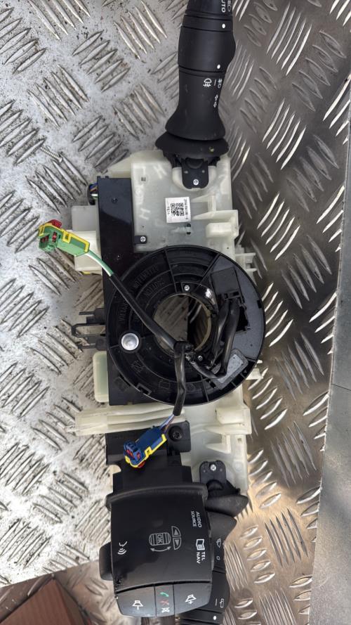 Com (Bloc Contacteur Tournant+Commodo Essuie Glace+Commodo Phare) RENAULT MEGANE 3 PHASE 2 BREAK Diesel - Image 1