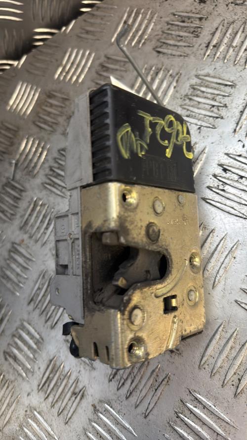 Serrure avant droit PEUGEOT 206 PHASE 1 Essence - Image 3