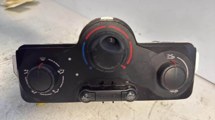 Commande chauffage RENAULT CLIO 3 PHASE 1 Essence - Image 2