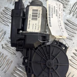 Moteur leve vitre avant droit KIA CEE-D 1 SPORT WAGON PHASE 2 BREAK Diesel - Image 1