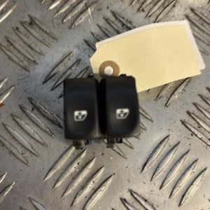 Interrupteur de leve vitre avant gauche RENAULT CLIO 3 PHASE 2 BREAK Diesel - Image 1