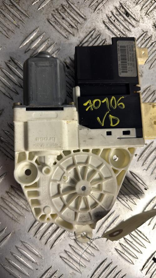 Moteur leve vitre avant droit CITROEN C4 1 PHASE 1 Diesel - Image 1