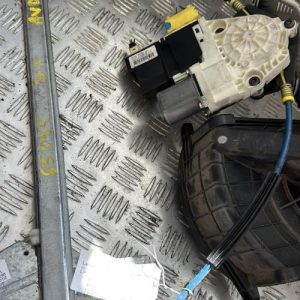 Leve vitre electrique avant droit PEUGEOT 307 PHASE 2 BREAK Diesel - Image 1