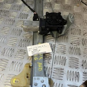 Leve vitre electrique avant droit RENAULT CAPTUR 1 PHASE 2 Diesel - Image 1