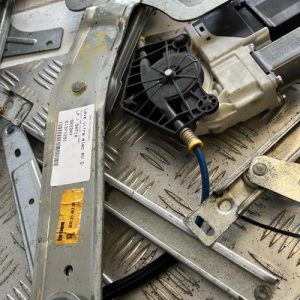 Leve vitre electrique avant droit PEUGEOT 406 COUPE - Image 1