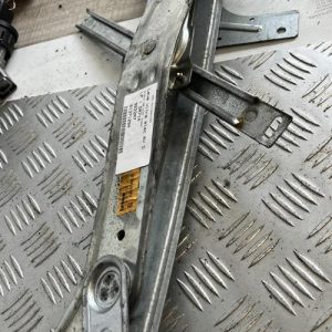 Leve vitre electrique avant droit PEUGEOT 406 COUPE - Image 1