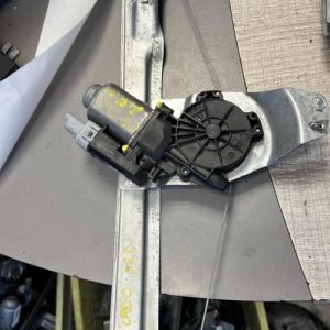 Leve vitre electrique avant droit CITROEN C4 PICASSO 1 Diesel - Image 1