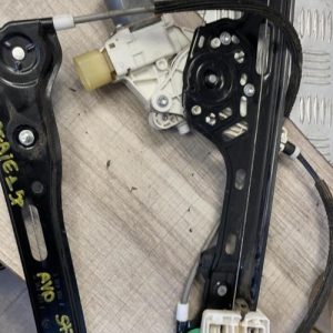 Leve vitre electrique avant droit BMW SERIE 1 E81 Diesel - Image 1
