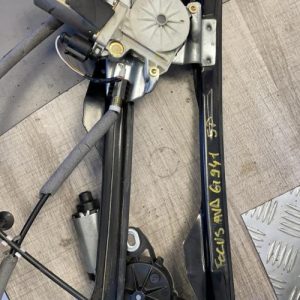 Leve vitre electrique avant droit FORD FOCUS 1 Diesel - Image 1