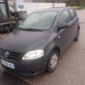 Leve vitre electrique avant droit VOLKSWAGEN FOX Essence - Image 2