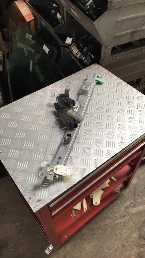 Leve vitre electrique avant droit RENAULT SCENIC 2 PHASE 1 Diesel - Image 1
