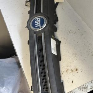 Calandre FIAT PANDA 2 PHASE 1 Essence - Image 1