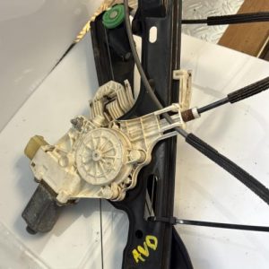 Leve vitre electrique avant droit BMW SERIE 1 E87 PHASE 1 Essence - Image 1