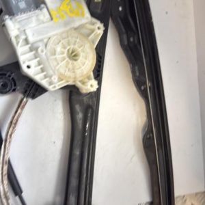 Leve vitre electrique avant droit PEUGEOT 308 2 PHASE 2 Essence - Image 1