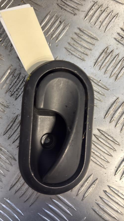 Poignee interieur arriere droit DACIA LODGY PHASE 1 Diesel - Image 1