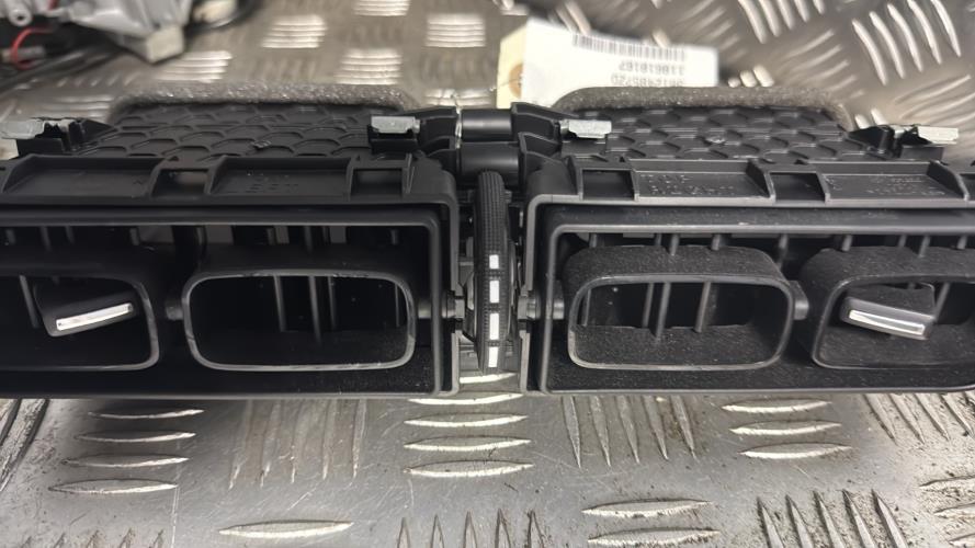 Aerateur tableau de bord CITROEN C3 3 PHASE 1 Diesel - Image 1