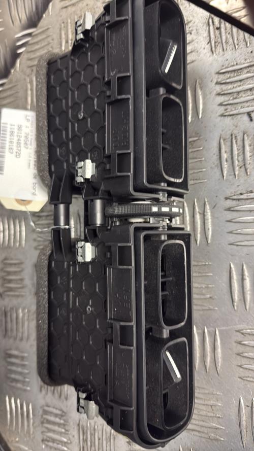 Aerateur tableau de bord CITROEN C3 3 PHASE 1 Diesel - Image 2
