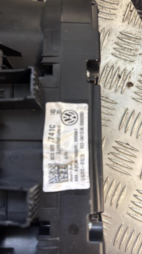 Compteur VOLKSWAGEN POLO 5 PHASE 2 Diesel - Image 4