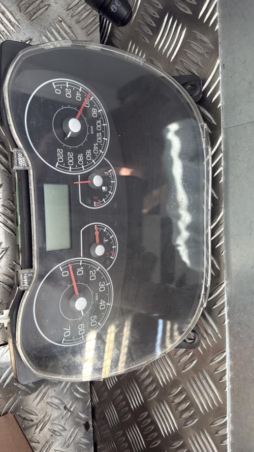 Compteur FIAT GRANDE PUNTO Diesel - Image 2