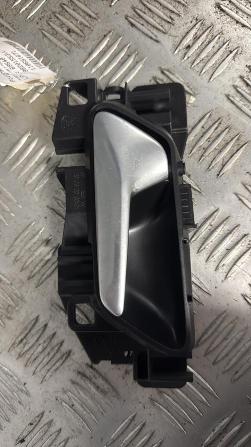 Poignee interieur avant gauche PEUGEOT 208 2 PHASE 1 Essence - Image 1