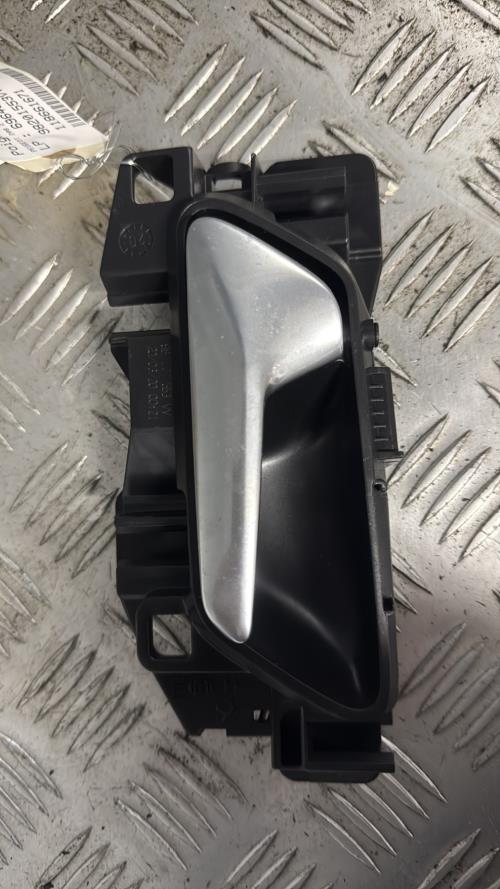 Poignee interieur avant gauche PEUGEOT 208 2 PHASE 1 Essence - Image 2