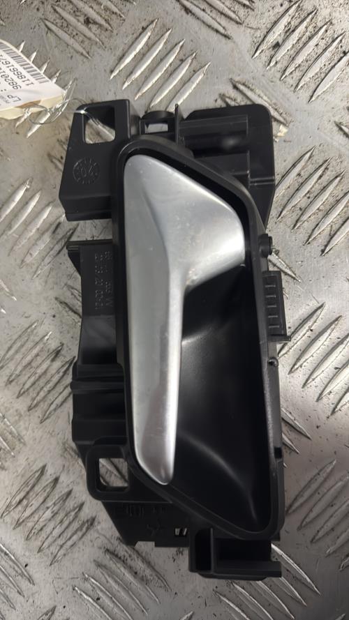 Poignee interieur avant gauche PEUGEOT 208 2 PHASE 1 Essence - Image 3