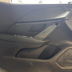 Panneau de porte avant droit PEUGEOT 208 2 PHASE 1 Essence - Image 1