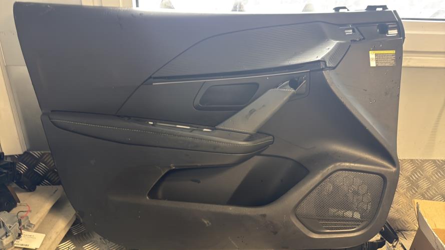 Panneau de porte avant droit PEUGEOT 208 2 PHASE 1 Essence - Image 1