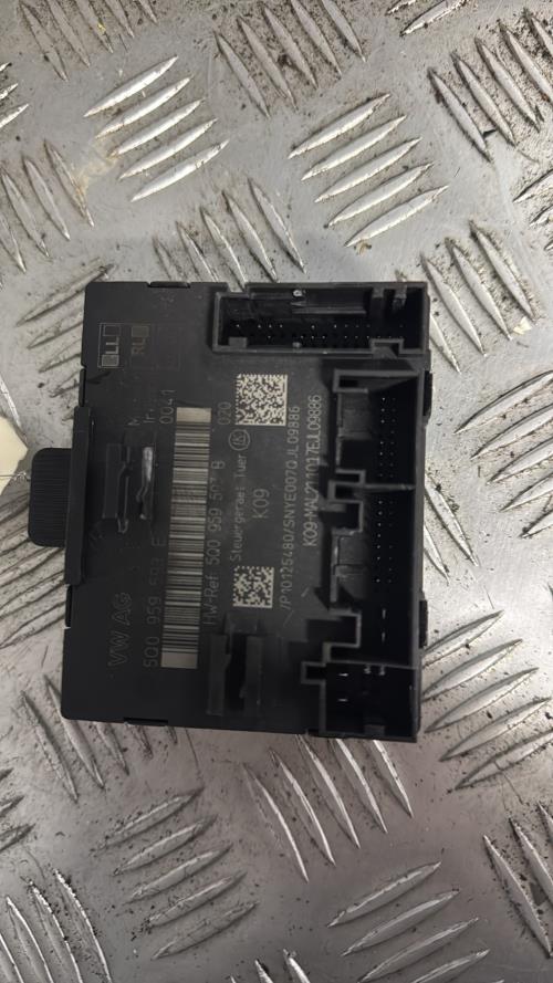 Calculateur VOLKSWAGEN GOLF 7 PHASE 2 Essence - Image 1