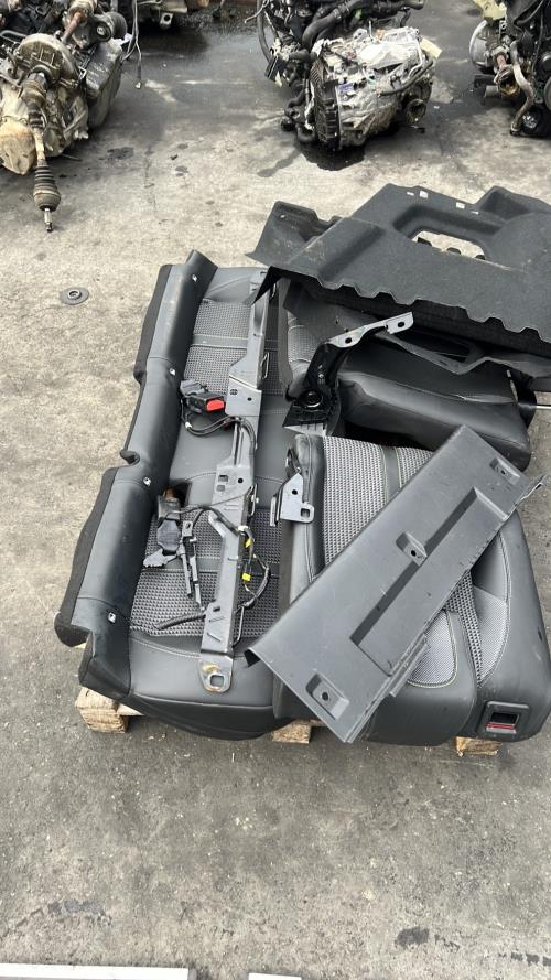 Banquette arriere PEUGEOT 208 2 PHASE 1 Essence - Image 3